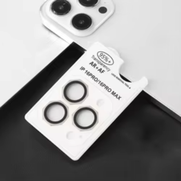 Anneau caméra Alien – Protection élégante et design avant-gardiste pour iPhone 16 Pro / Pro Max