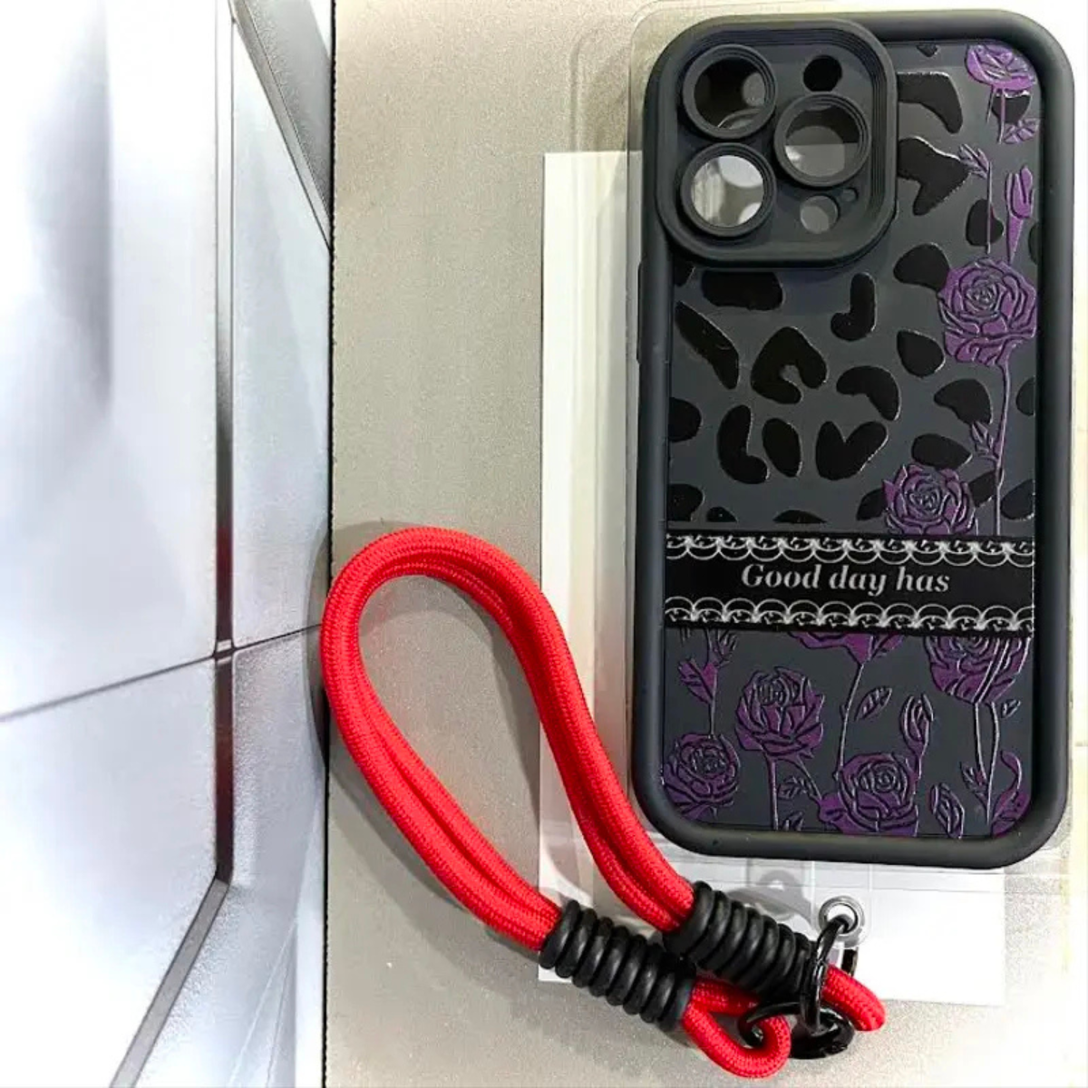 Coque Motif Fleurs & Léopard avec Cordon — Antichoc & Grip
